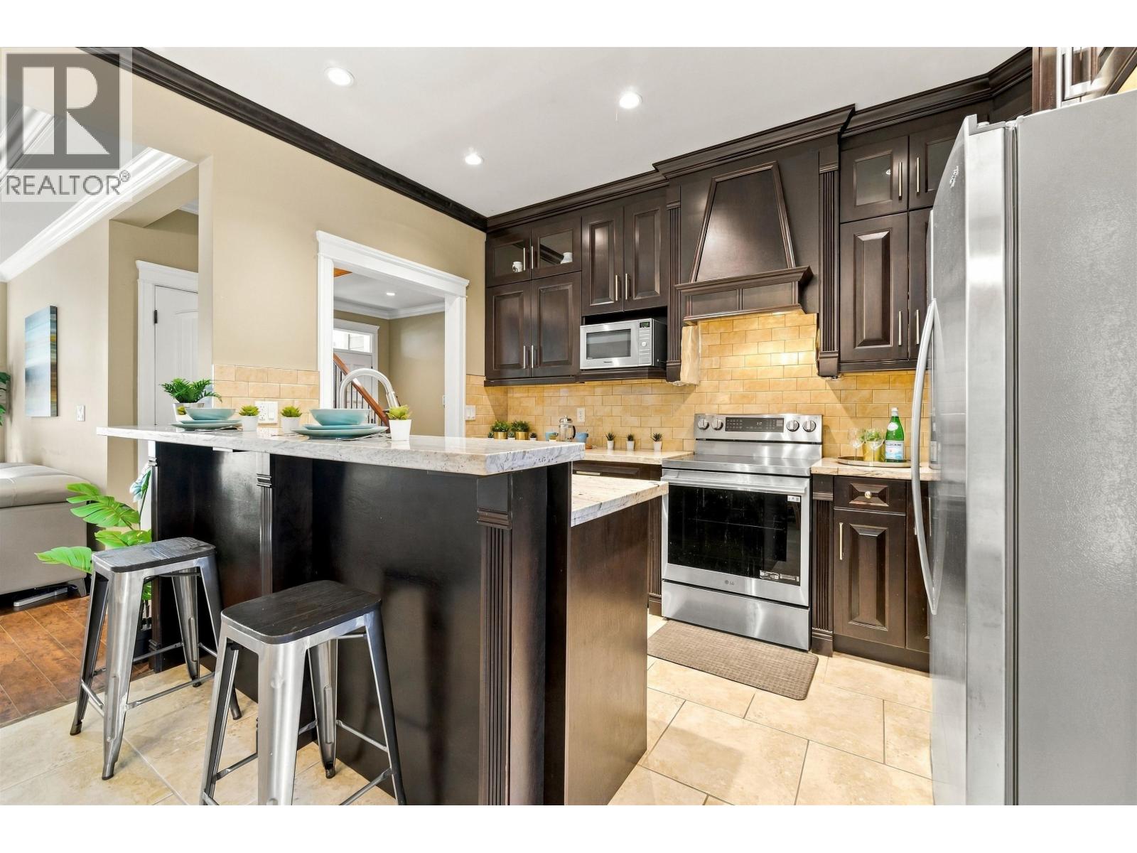 702 Grover Avenue, Coquitlam, British Columbia  V3J 3C6 - Photo 8 - R3169720