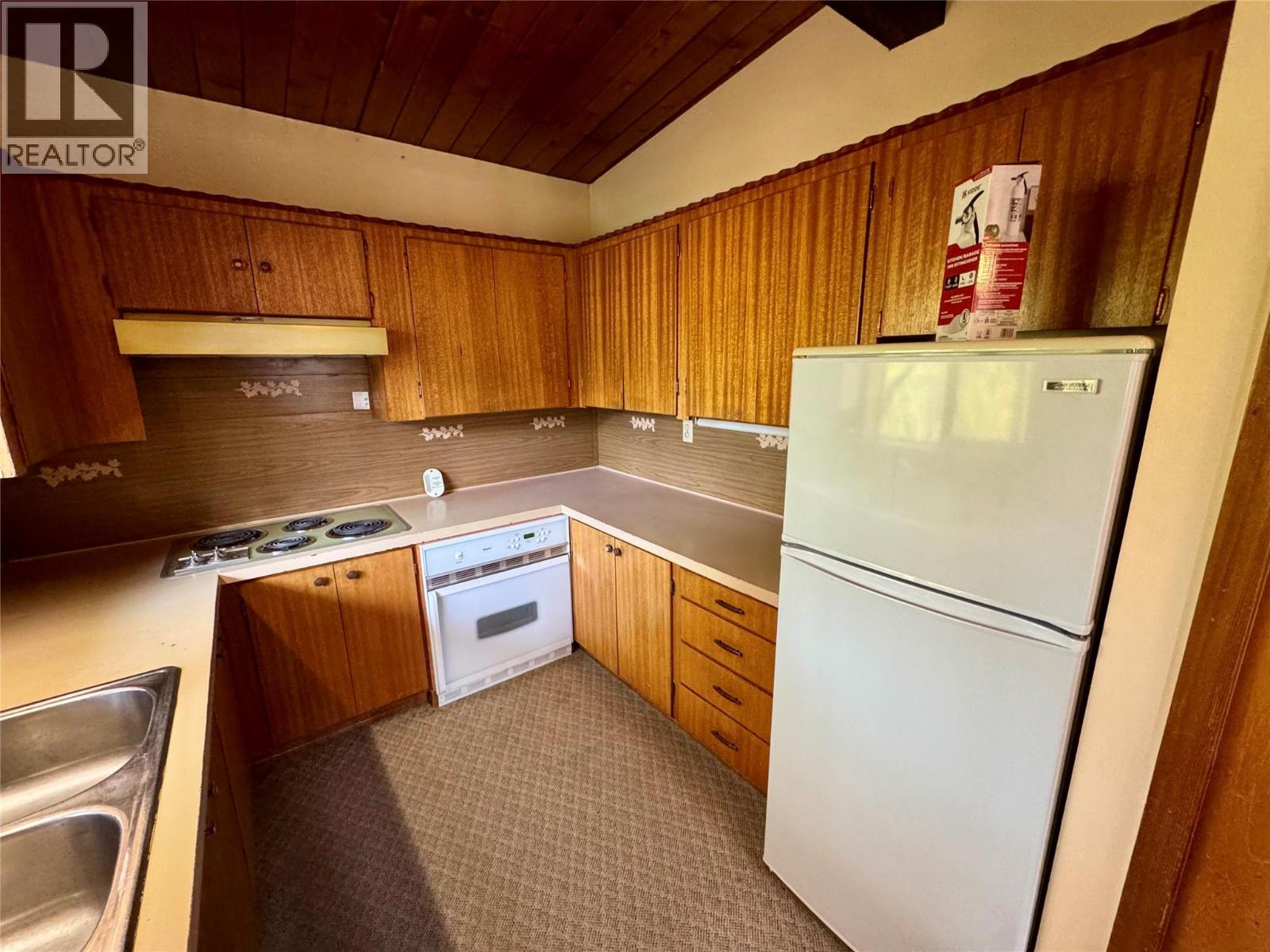 9209 Moffat Avenue, Wilmer, British Columbia  V0A 1K5 - Photo 19 - 10366233