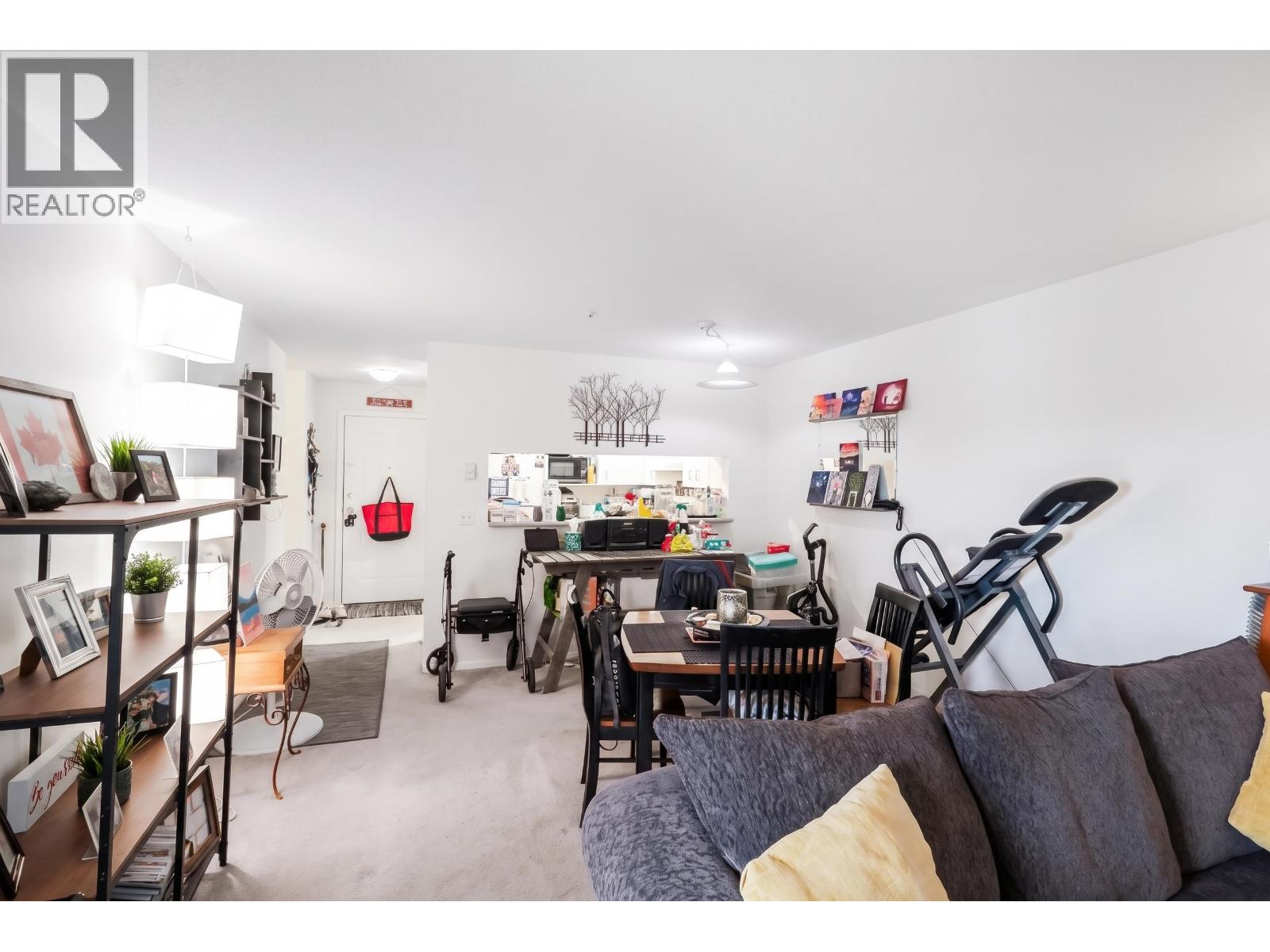 205 723 TWELFTH STREET, New Westminster, British Columbia