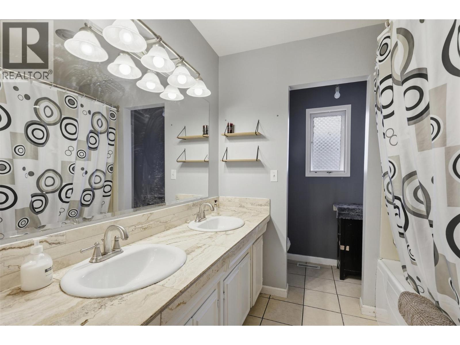 4389 Karindale Road, Kamloops, British Columbia  V2B 8N1 - Photo 19 - 10401939