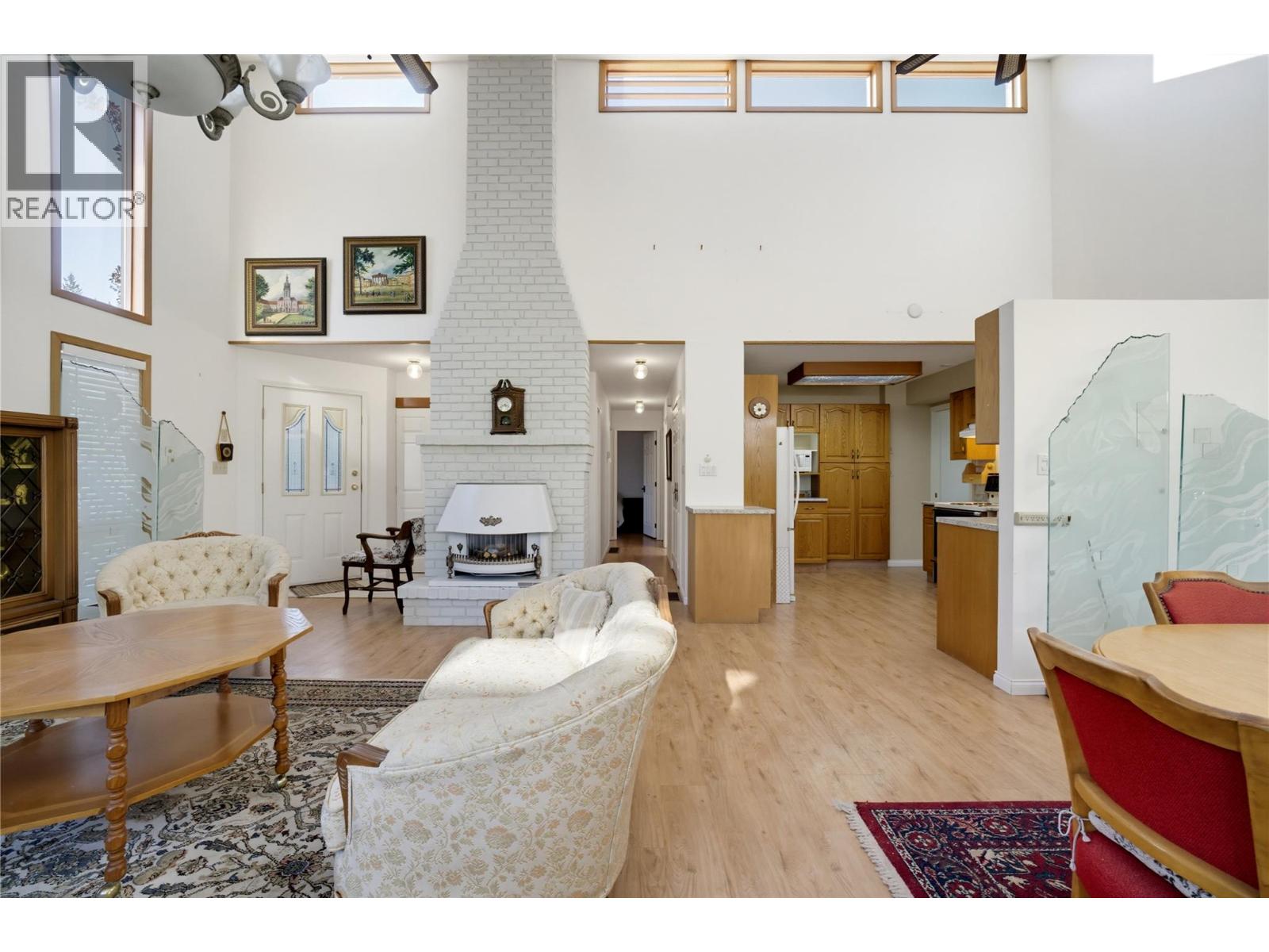 370 10 Avenue SE, Salmon Arm, British Columbia  V1E 2C3 - Photo 14 - 10401960