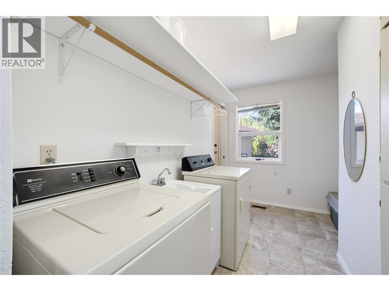 370 10 Avenue SE, Salmon Arm, British Columbia  V1E 2C3 - Photo 29 - 10401960