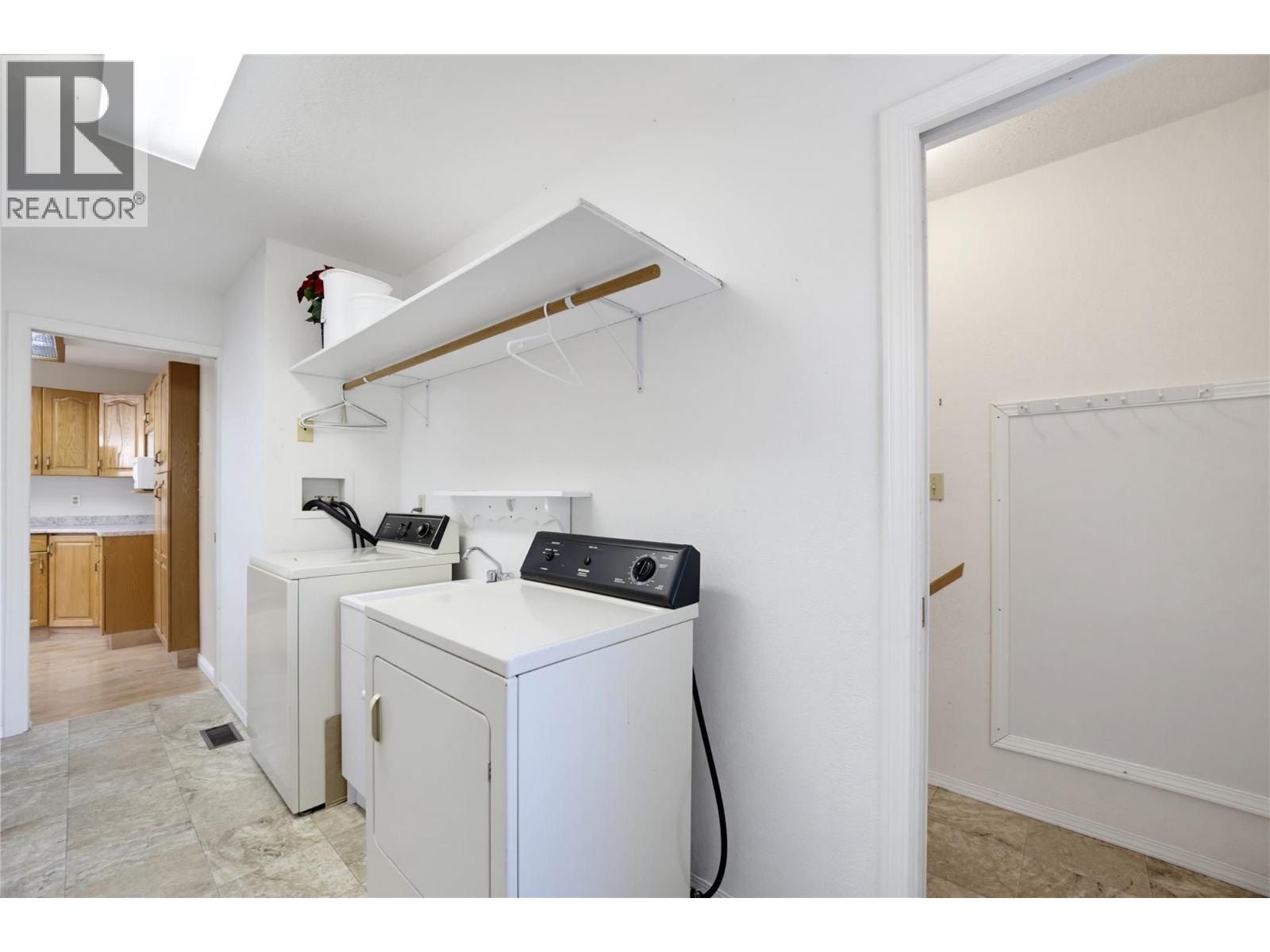 370 10 Avenue SE, Salmon Arm, British Columbia  V1E 2C3 - Photo 30 - 10401960