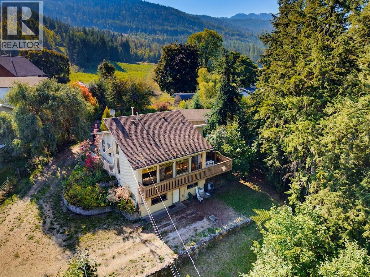 370 10 Avenue SE, Salmon Arm, British Columbia  V1E 2C3 - Photo 53 - 10401960