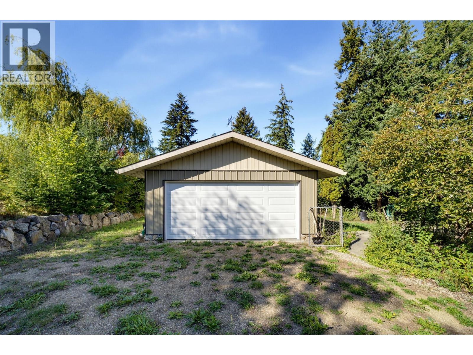 370 10 Avenue SE, Salmon Arm, British Columbia  V1E 2C3 - Photo 55 - 10401960