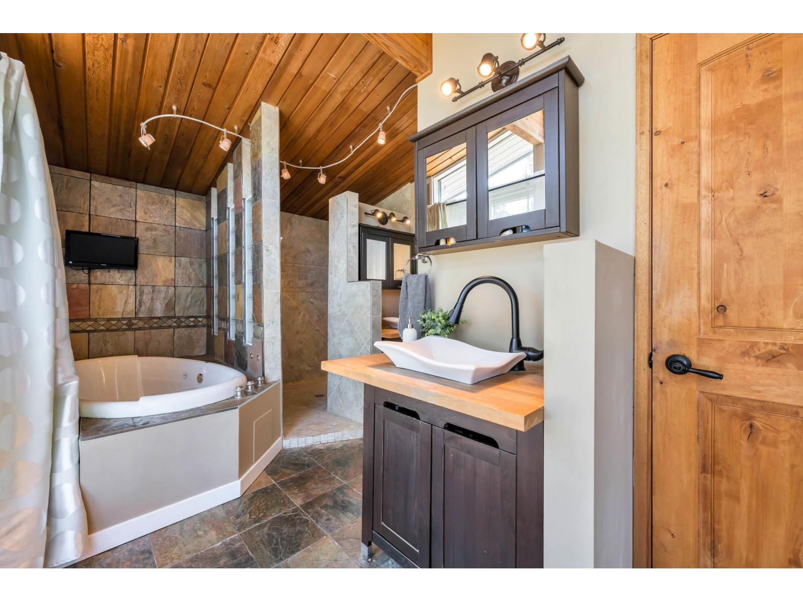 24071 63 Avenue, Langley, British Columbia  V2Y 2G3 - Photo 12 - R3169188