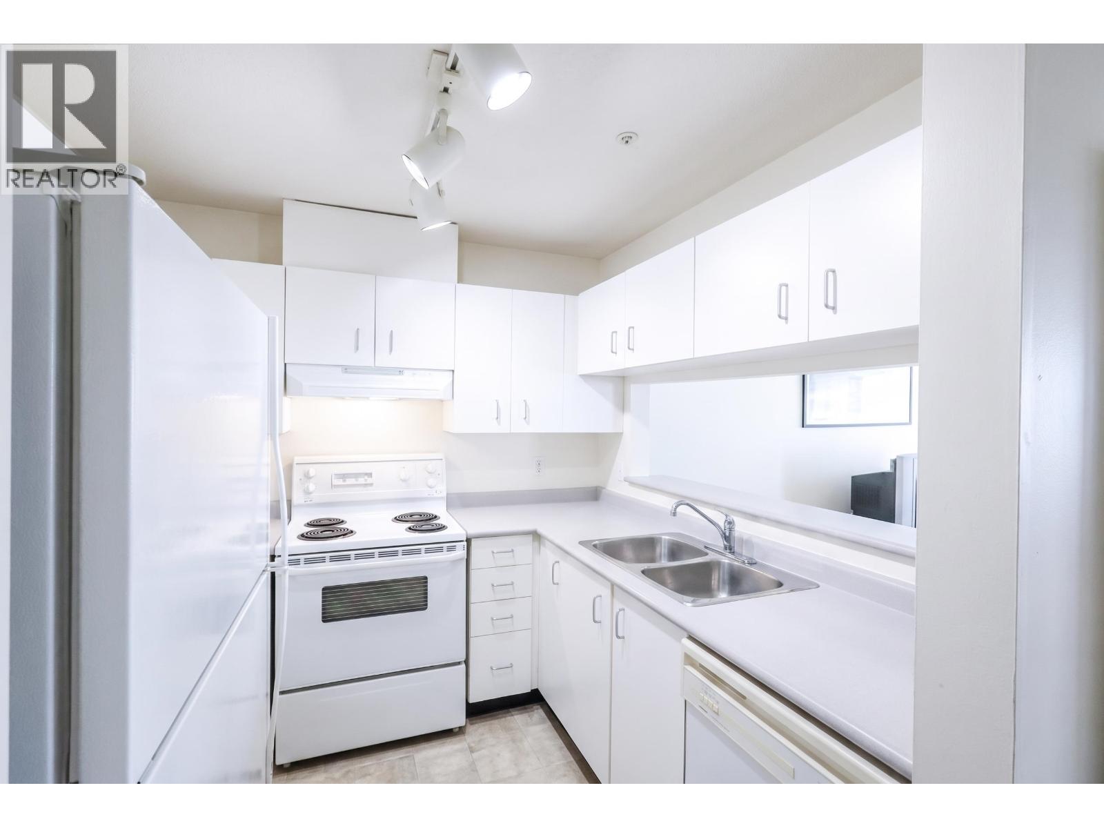 206 723 Twelfth Street, New Westminster, British Columbia  V3M 4J8 - Photo 3 - R3147819