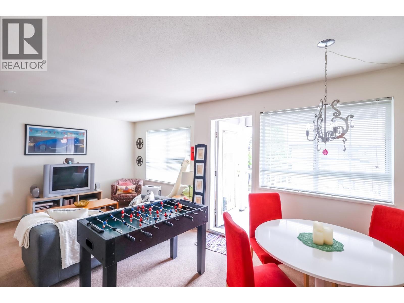 206 723 Twelfth Street, New Westminster, British Columbia  V3M 4J8 - Photo 2 - R3147819