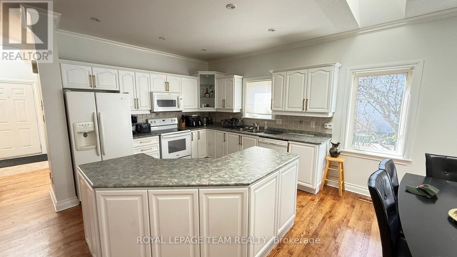 3 Samuel Mann Avenue, Ottawa, Ontario  K2S 1X3 - Photo 9 - X13830868