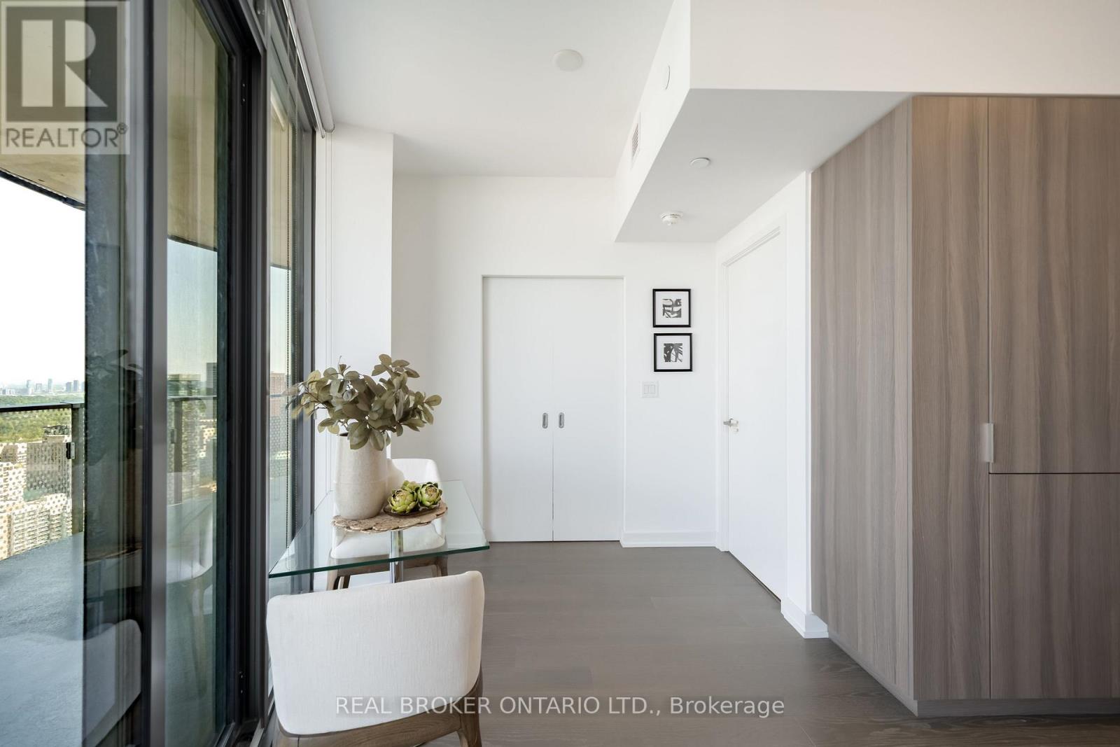5311 - 11 Wellesley Street W, Toronto, Ontario  M4Y 0G4 - Photo 11 - C13753856