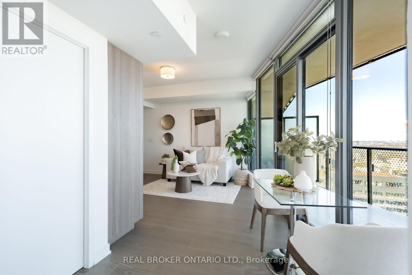 5311 - 11 Wellesley Street W, Toronto, Ontario  M4Y 0G4 - Photo 6 - C13753856