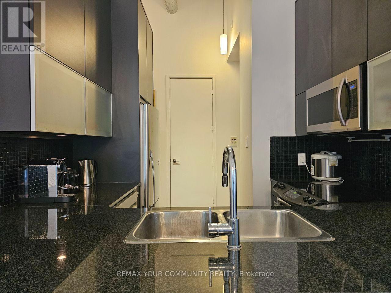 210 - 380 Macpherson Avenue, Toronto, Ontario  M4V 3E3 - Photo 14 - C13830902