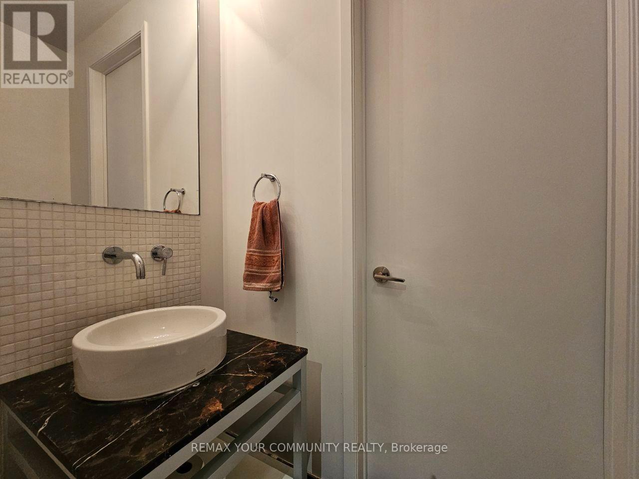 210 - 380 Macpherson Avenue, Toronto, Ontario  M4V 3E3 - Photo 21 - C13830902