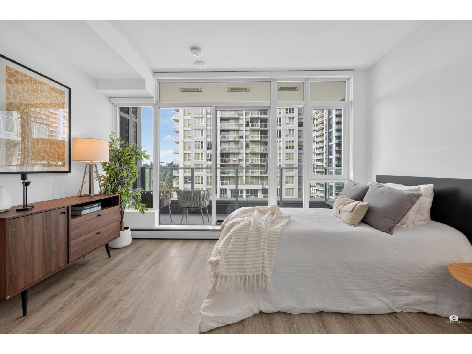 1115 13350 Central Avenue, Surrey, British Columbia  V3T 0S1 - Photo 2 - R3169592