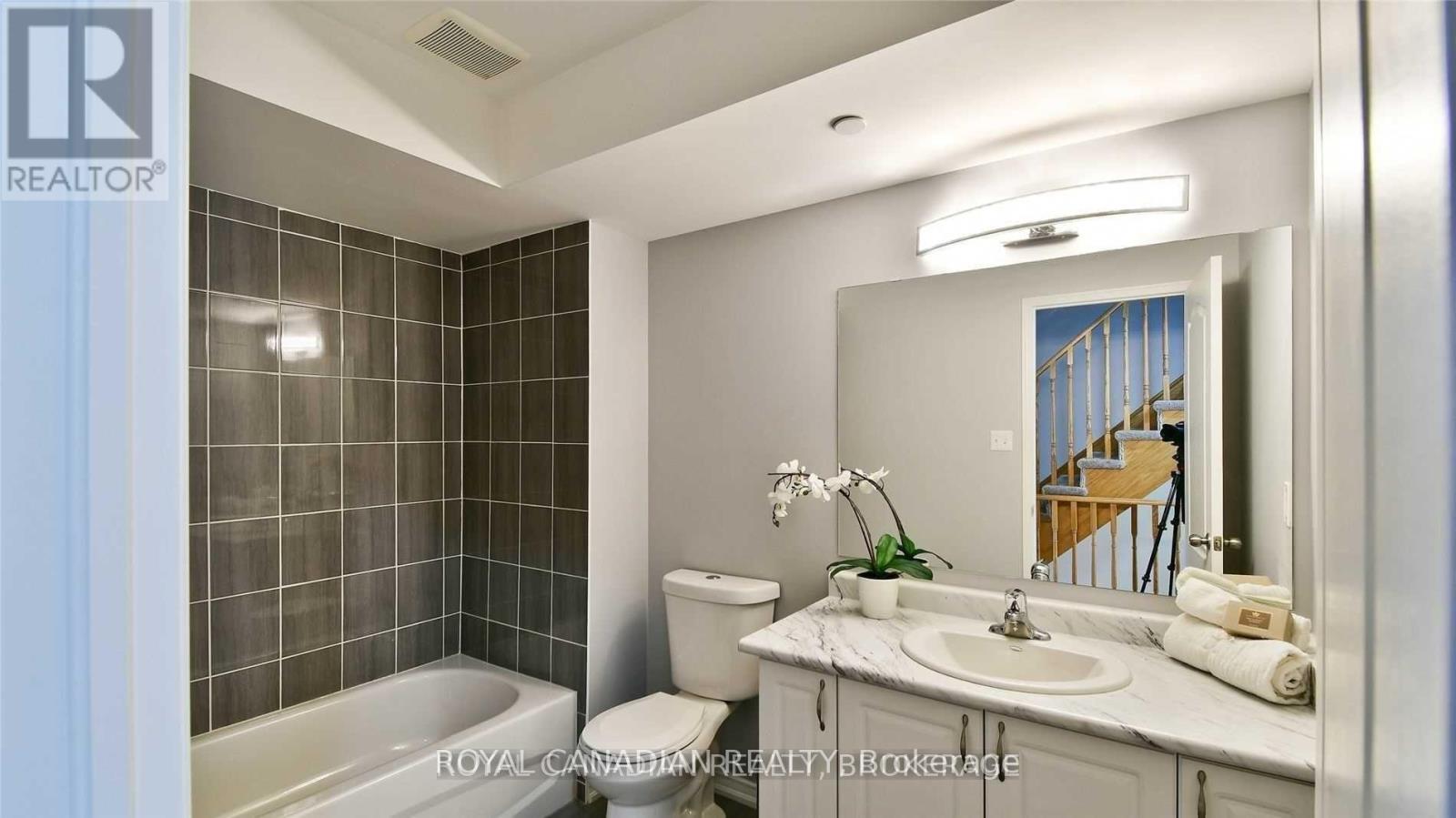 2529 Bromus Path, Oshawa, Ontario  L1L 0K7 - Photo 19 - E13830882