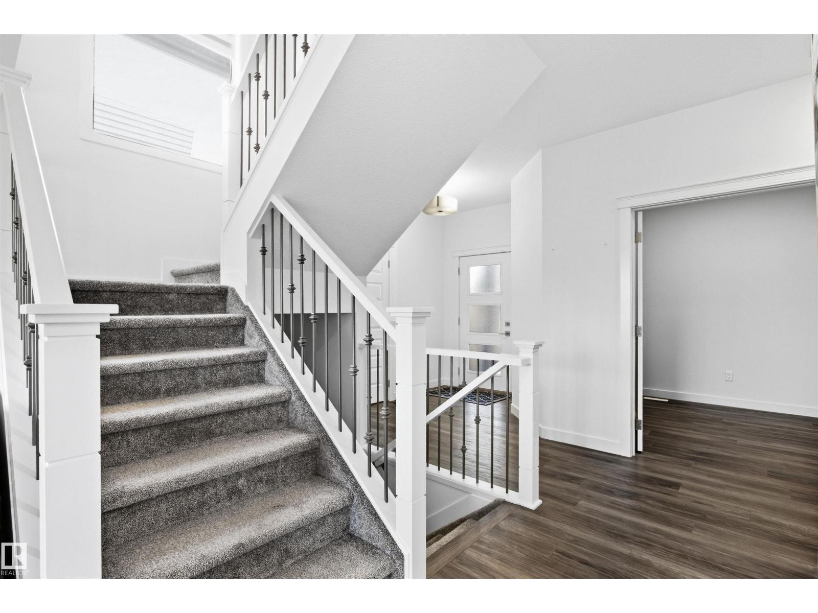 2052 Cavanagh Dr Sw, Edmonton, Alberta  T6W 4E8 - Photo 2 - E4510510