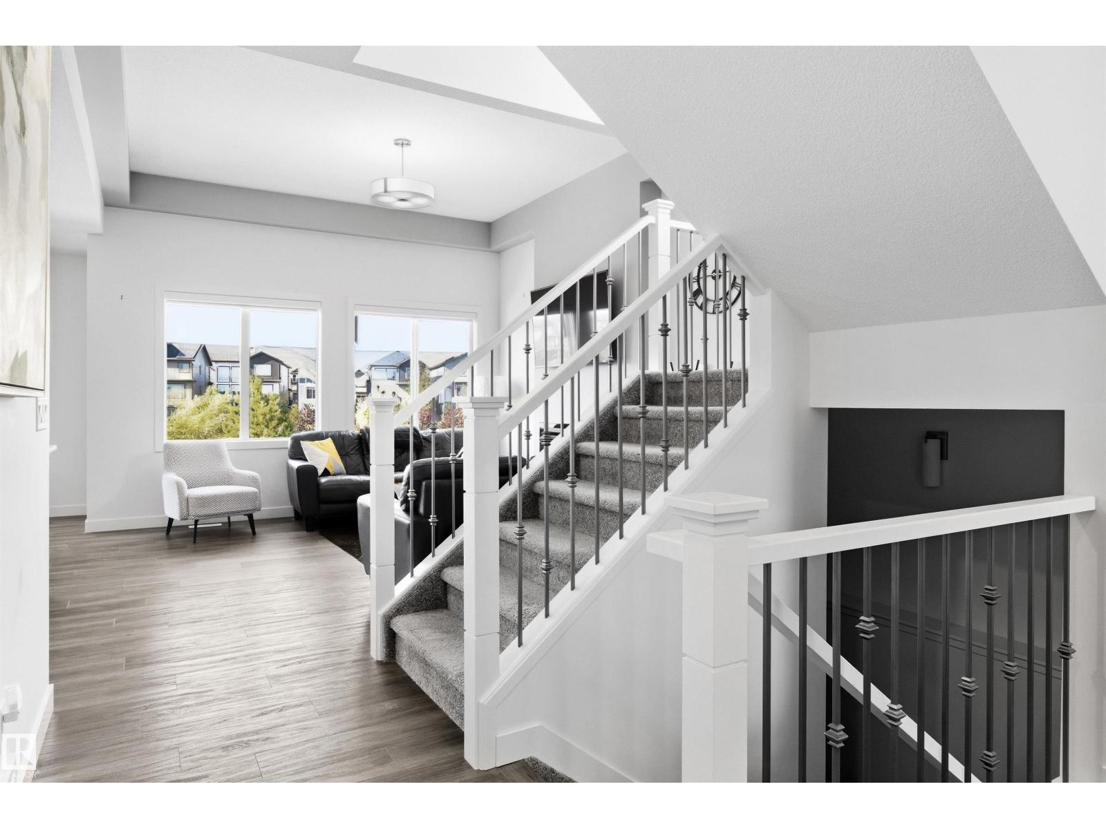 2052 Cavanagh Dr Sw, Edmonton, Alberta  T6W 4E8 - Photo 3 - E4510510