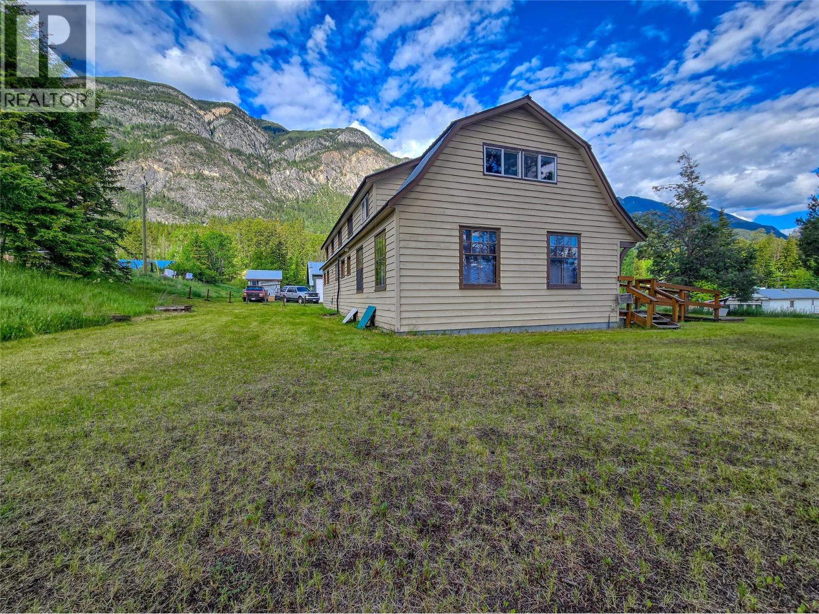 970 95 Highway, Spillimacheen, British Columbia  V0A 1P0 - Photo 34 - 10400750
