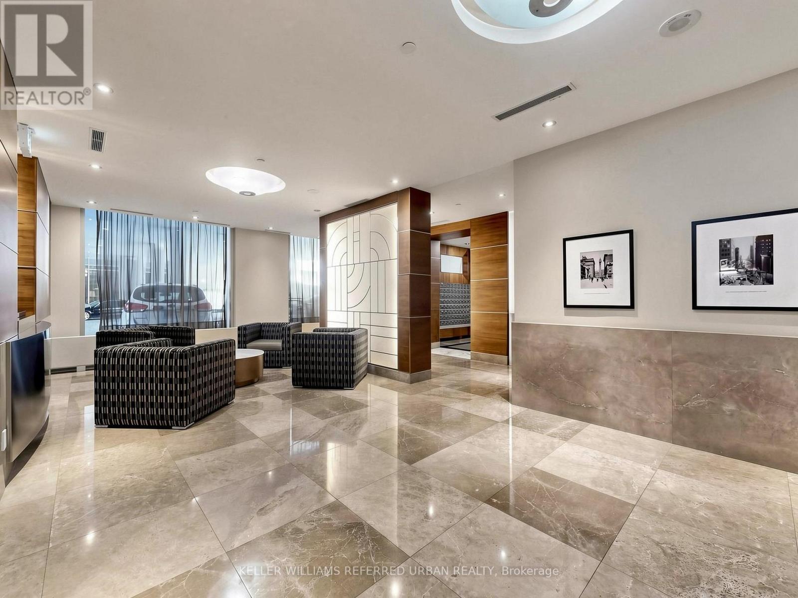 2205 - 761 Bay Street, Toronto, Ontario  M5G 2R2 - Photo 2 - C13646960