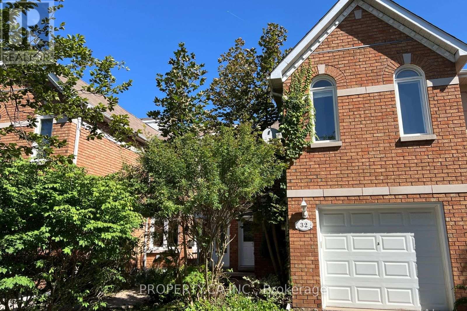 32 BROWNSTONE CIRCLE, Vaughan, Ontario