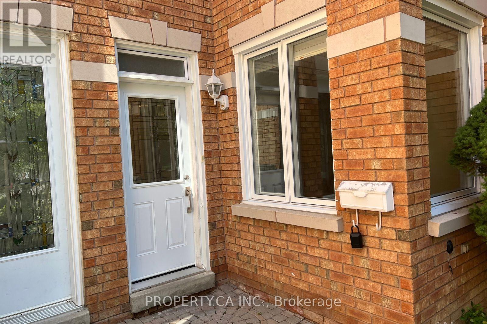 32 Brownstone Circle, Vaughan, Ontario L4J 7P4 - Photo 3 - N13769844