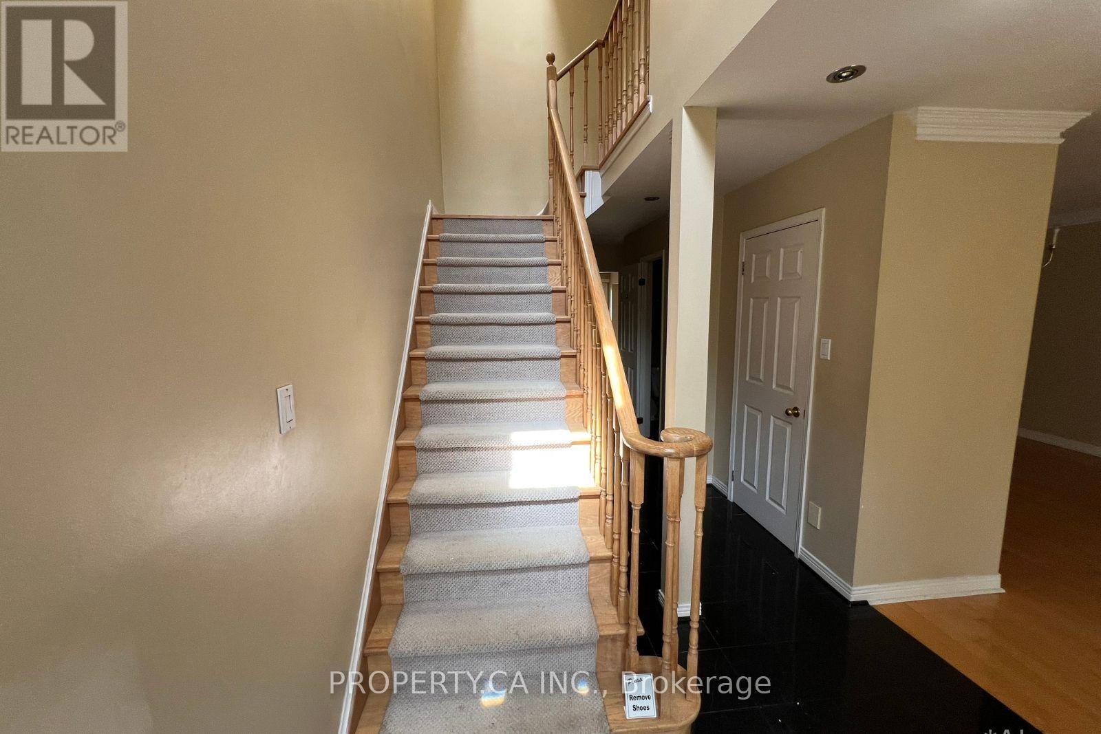 32 Brownstone Circle, Vaughan, Ontario L4J 7P4 - Photo 6 - N13769844