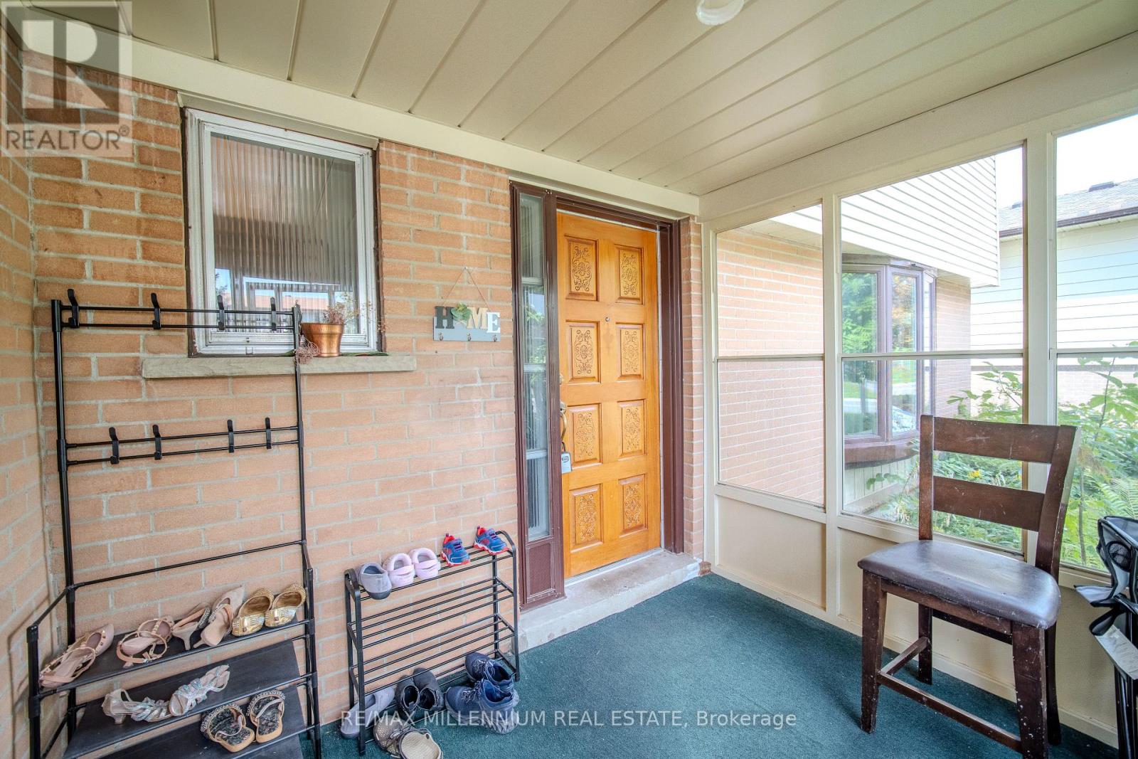 61 Centre Street S, Brampton, Ontario  L6W 2X7 - Photo 15 - W13802540