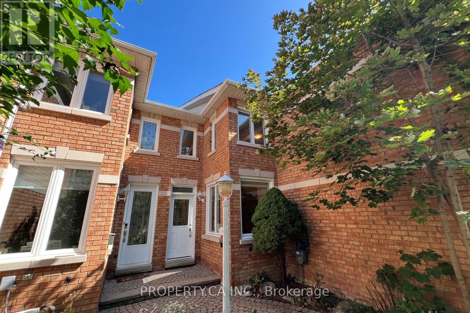 32 Brownstone Circle, Vaughan, Ontario L4J 7P4 - Photo 2 - N13769844