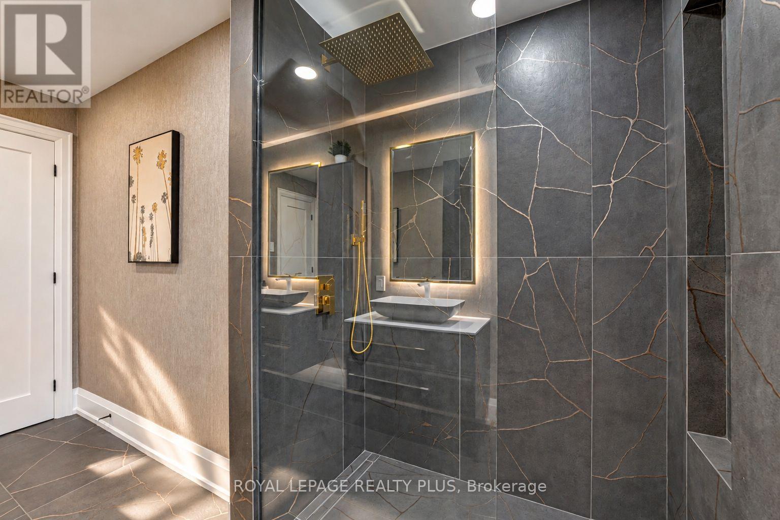 4344 Dallas Court, Mississauga, Ontario L4W 4G7 - Photo 33 - W13830220