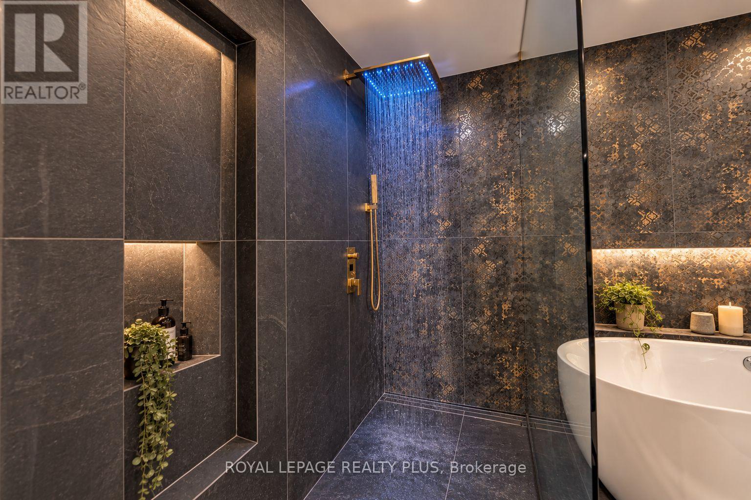 4344 Dallas Court, Mississauga, Ontario L4W 4G7 - Photo 27 - W13830220