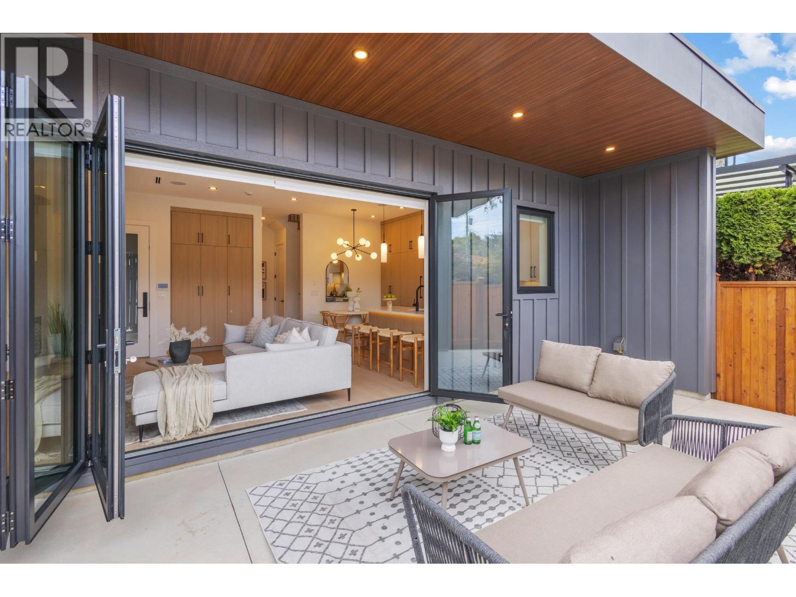 2 3873 W 22ND AVENUE, Vancouver, British Columbia