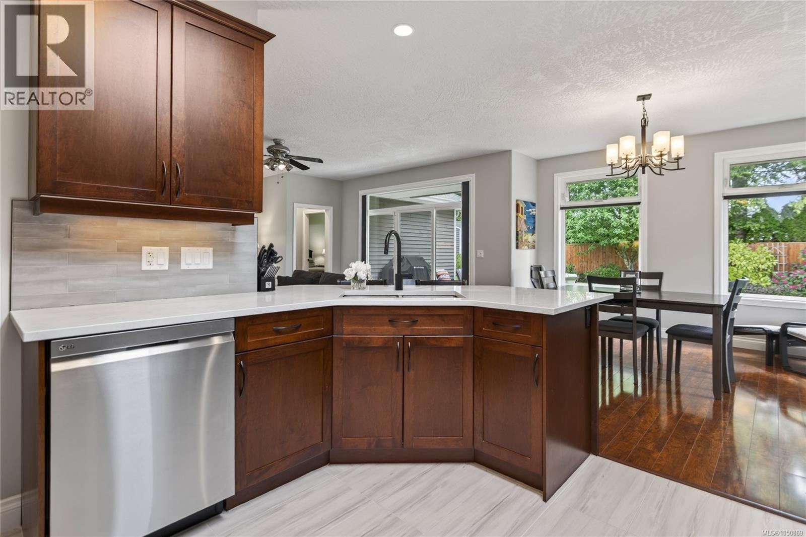 2557 Hebrides Cres, Courtenay, British Columbia  V9N 3Z7 - Photo 8 - 1050869