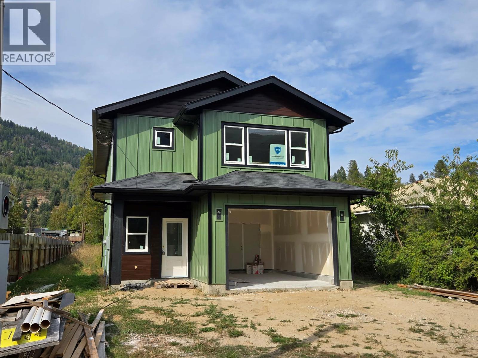209 12th Avenue Frontage Road, Genelle, British Columbia  V0G 1G0 - Photo 2 - 10401957