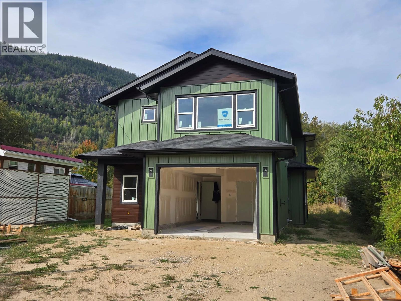 209 12th Avenue Frontage Road, Genelle, British Columbia  V0G 1G0 - Photo 3 - 10401957