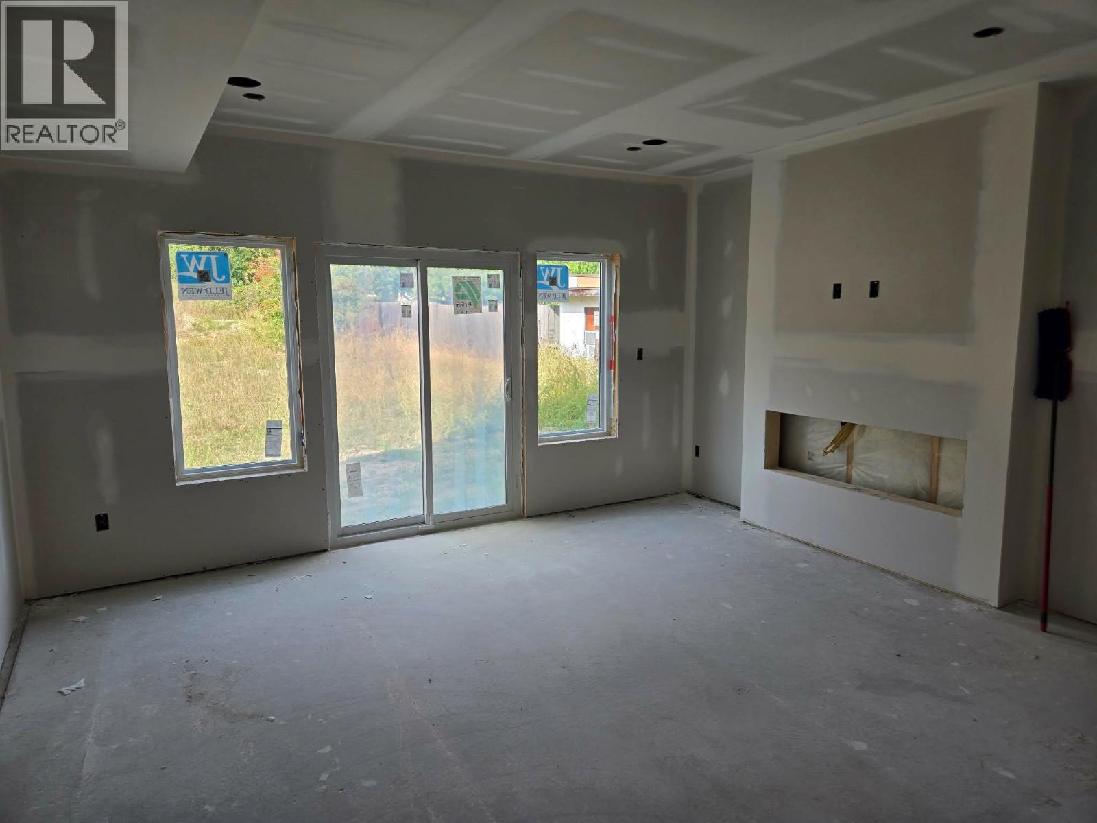 209 12th Avenue Frontage Road, Genelle, British Columbia  V0G 1G0 - Photo 7 - 10401957