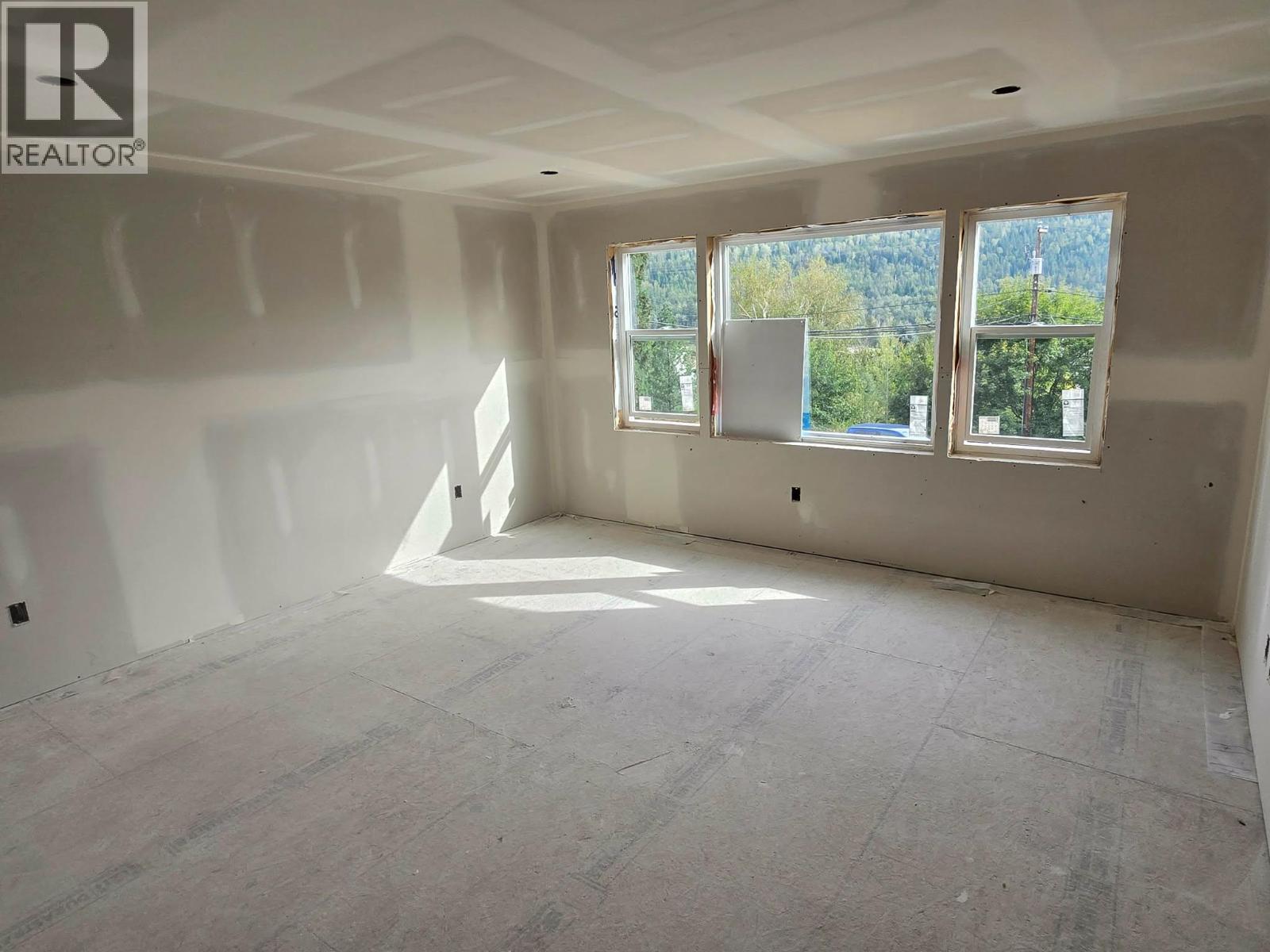 209 12th Avenue Frontage Road, Genelle, British Columbia  V0G 1G0 - Photo 8 - 10401957