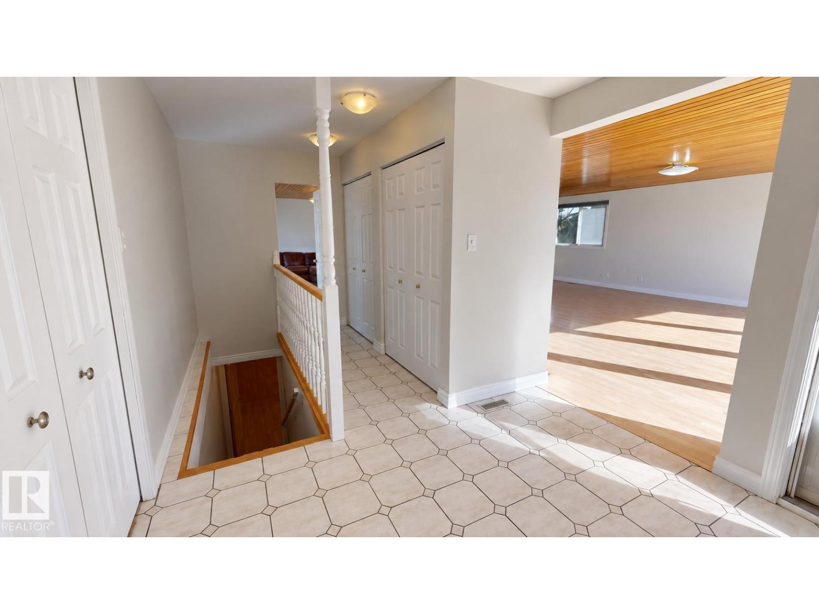 8204 14 Av Nw, Edmonton, Alberta  T6K 1X4 - Photo 10 - E4510515