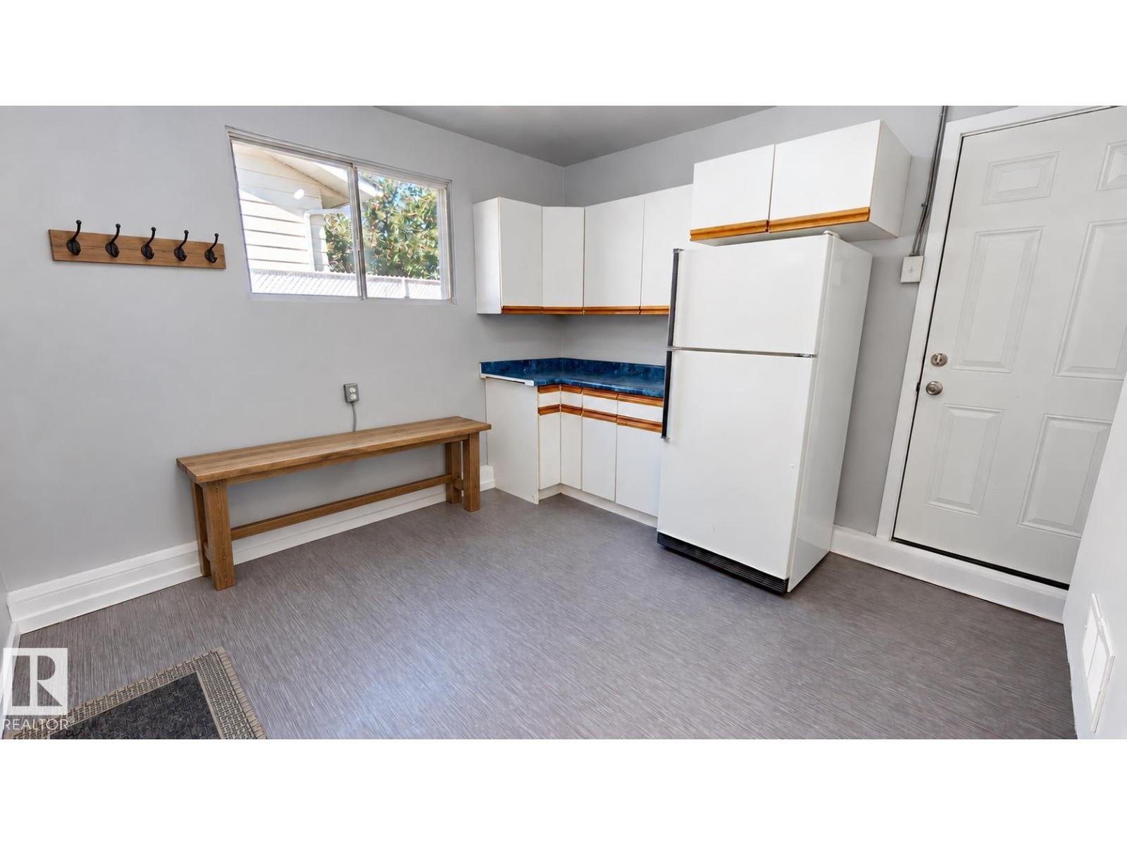 8204 14 Av Nw, Edmonton, Alberta  T6K 1X4 - Photo 11 - E4510515