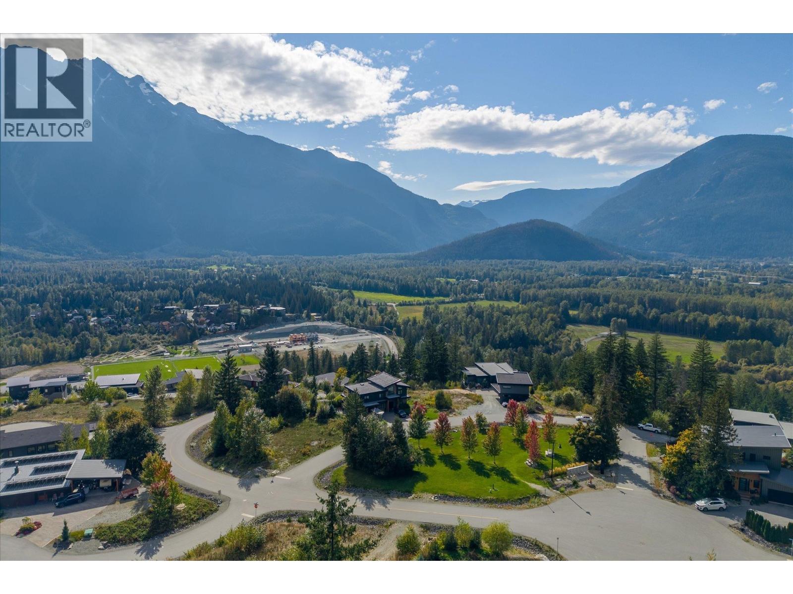 1705 Wishbone Court, Pemberton, British Columbia  V0N 2L1 - Photo 11 - R3169765