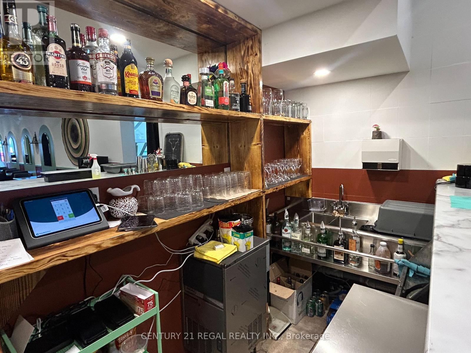 825 Runnymede Road, Toronto, Ontario M6N 3V8 - Photo 6 - W13770906