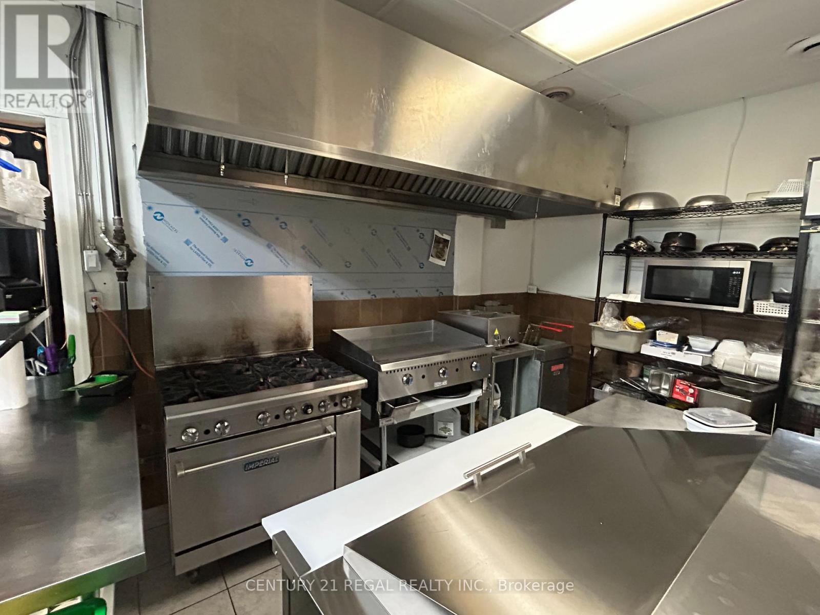 825 Runnymede Road, Toronto, Ontario M6N 3V8 - Photo 8 - W13770906