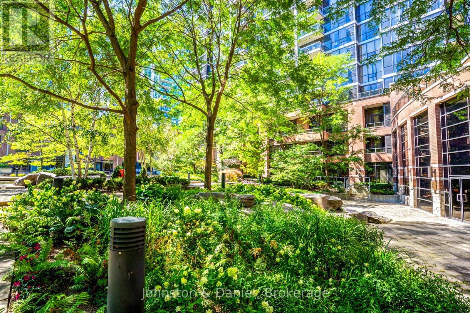 805 - 33 SHEPPARD AVENUE E Toronto (Willowdale East) Ontario Canada M2N7K1 3