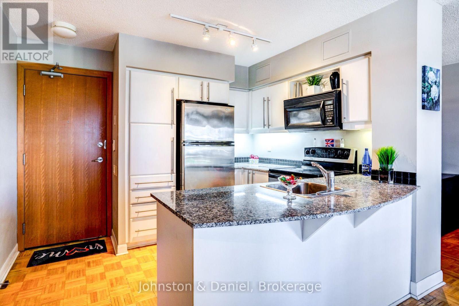 805 - 33 SHEPPARD AVENUE E Toronto (Willowdale East) Ontario Canada M2N7K1 5