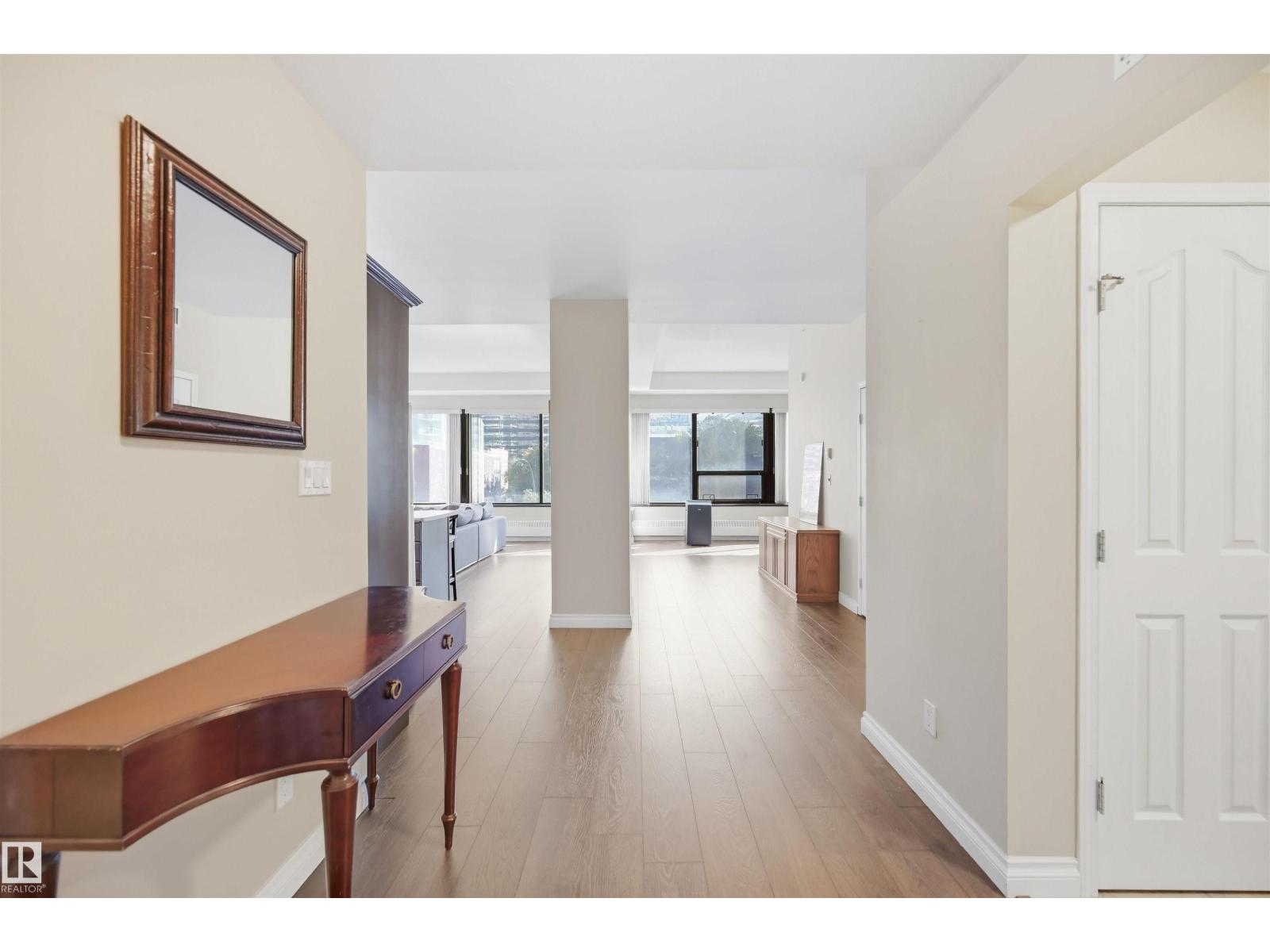 #302 10106 105 St Nw, Edmonton, Alberta  T5J 5E7 - Photo 2 - E4510518