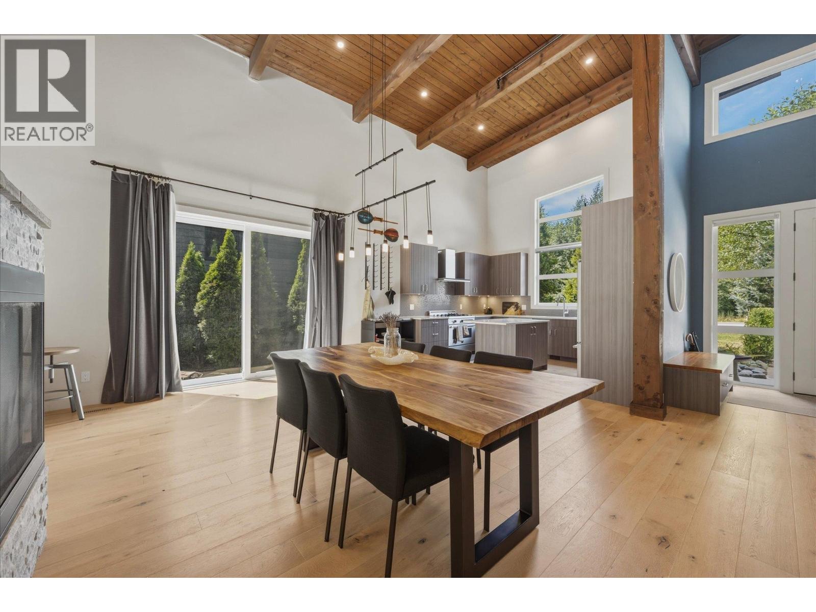 3324 Mamquam Road, Squamish, British Columbia  V8B 0S6 - Photo 7 - R3169716