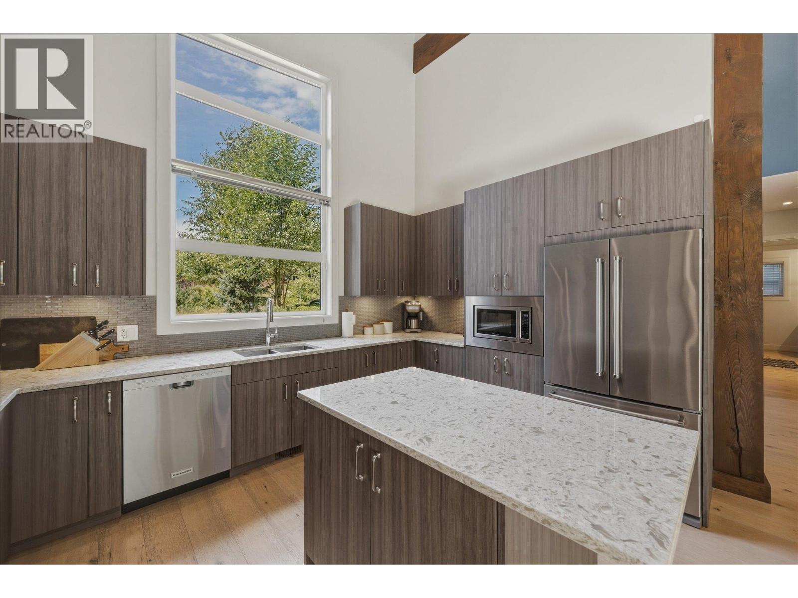 3324 Mamquam Road, Squamish, British Columbia  V8B 0S6 - Photo 13 - R3169716