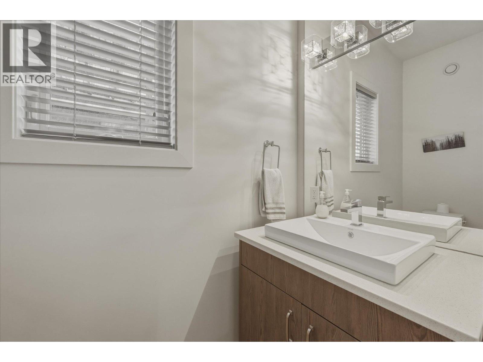 3324 Mamquam Road, Squamish, British Columbia  V8B 0S6 - Photo 19 - R3169716