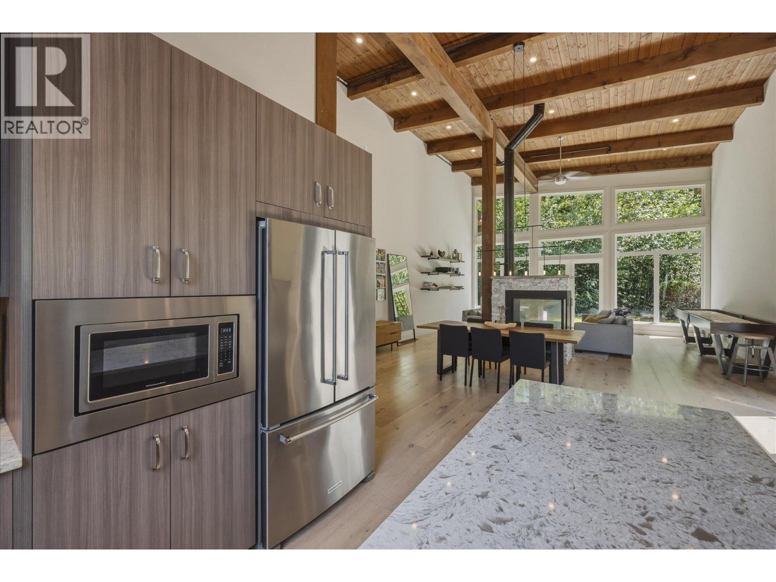 3324 Mamquam Road, Squamish, British Columbia  V8B 0S6 - Photo 14 - R3169716