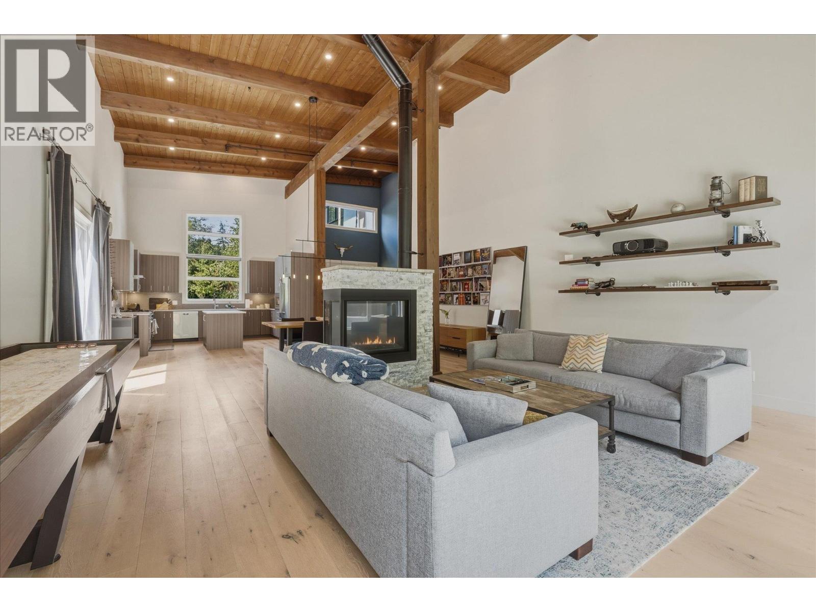 3324 Mamquam Road, Squamish, British Columbia  V8B 0S6 - Photo 5 - R3169716