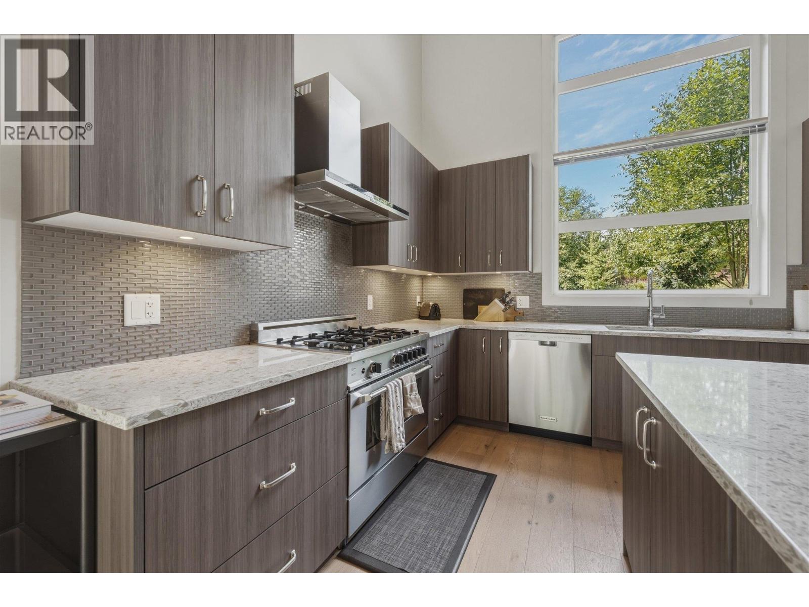 3324 Mamquam Road, Squamish, British Columbia  V8B 0S6 - Photo 12 - R3169716